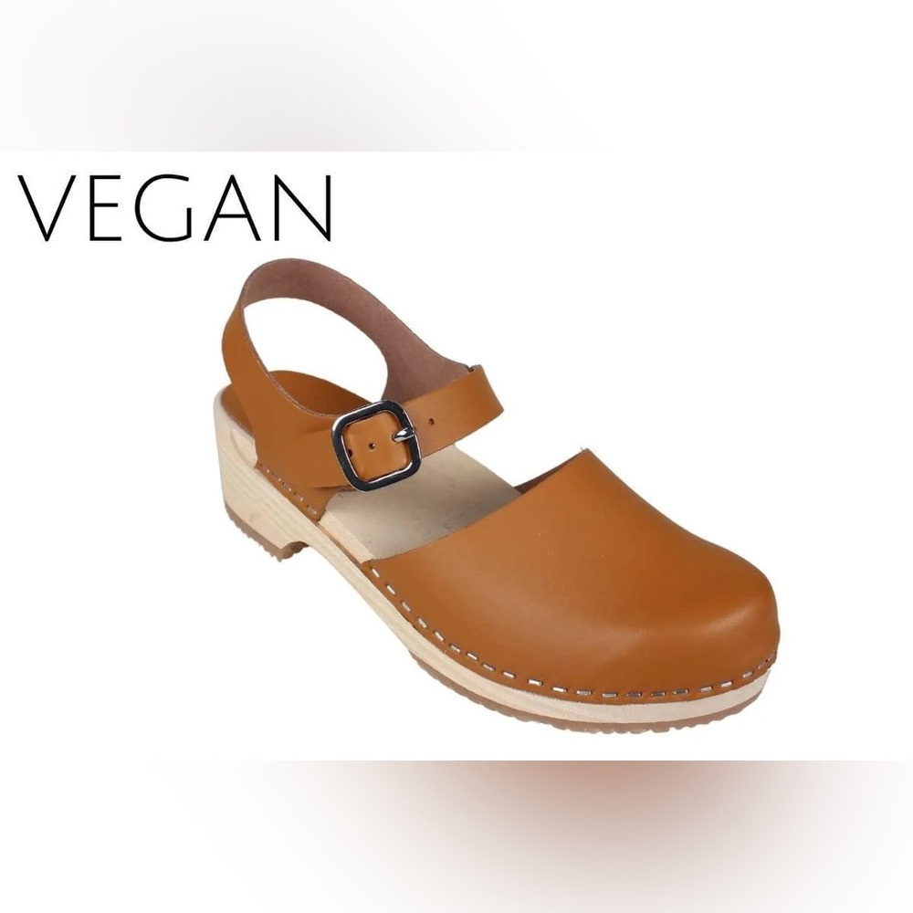 Lotta from Stockholm vegan clogs